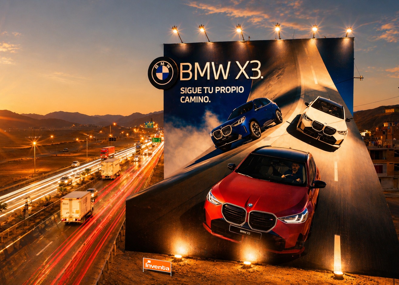 Panel publicitario de BMW X3 en la Panamericana Sur durante campaña verano 2026