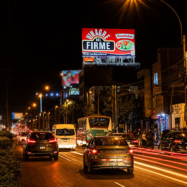 Panel Publicitario Techero en Surquillo SRQ 002-A. Ubicación: Av. Angamos Este 1076 Tránsito: Hacia Tomas Marsano. Impactos: 3,898,190